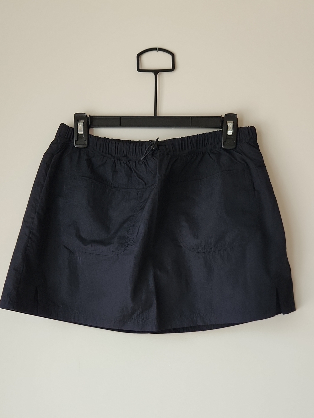 aerie - Like New The Hiker Skort Black - M